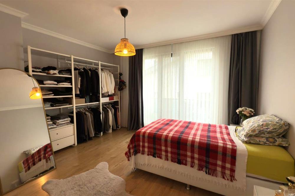 Zekeriyaköy'de Butik Sitede Dekorasyonlu Satılık İkiz villa
