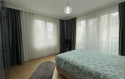 Zekeriyaköy'de Butik Sitede Dekorasyonlu Satılık İkiz villa