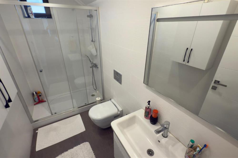 Zekeriyaköy'de Butik Sitede Dekorasyonlu Satılık İkiz villa