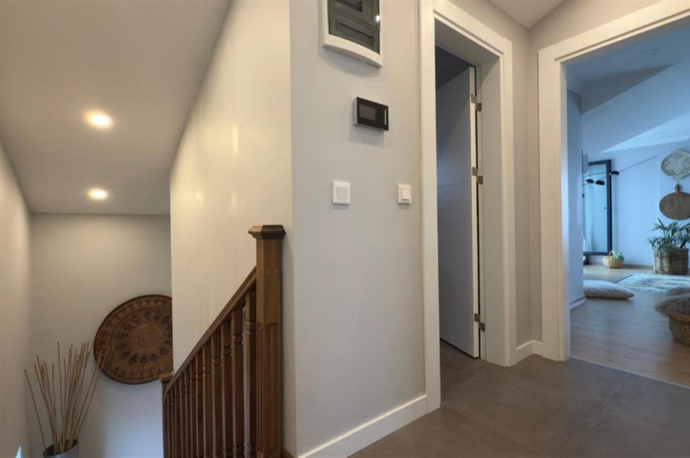 Zekeriyaköy'de Butik Sitede Dekorasyonlu Satılık İkiz villa