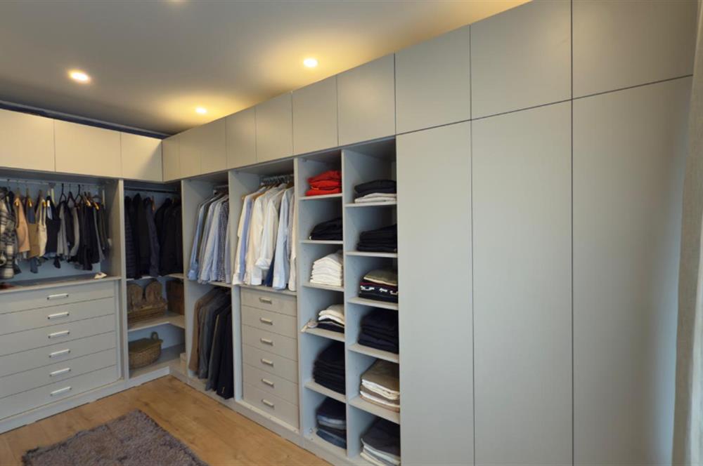 Zekeriyaköy'de Butik Sitede Dekorasyonlu Satılık İkiz villa