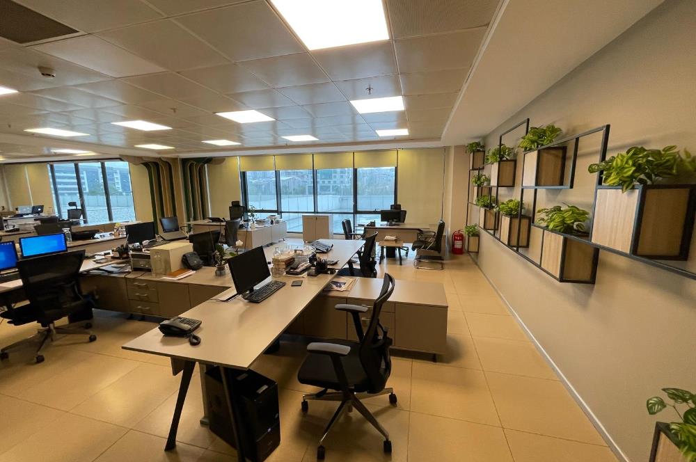C21 BAL'DAN HALKALI'DA //CAPİTOL TOWER'DA SATILIK OFİS KATI