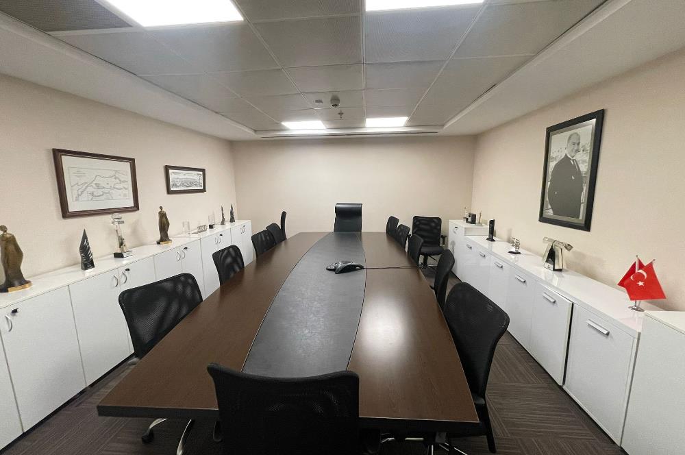 C21 BAL'DAN HALKALI'DA //CAPİTOL TOWER'DA SATILIK OFİS KATI