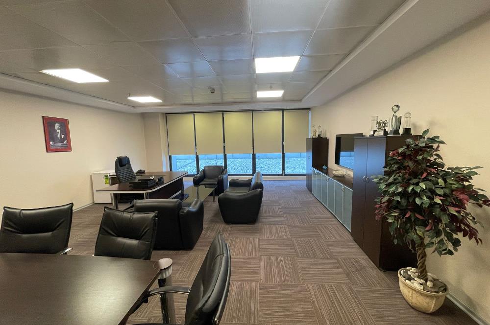 C21 BAL'DAN HALKALI'DA //CAPİTOL TOWER'DA SATILIK OFİS KATI