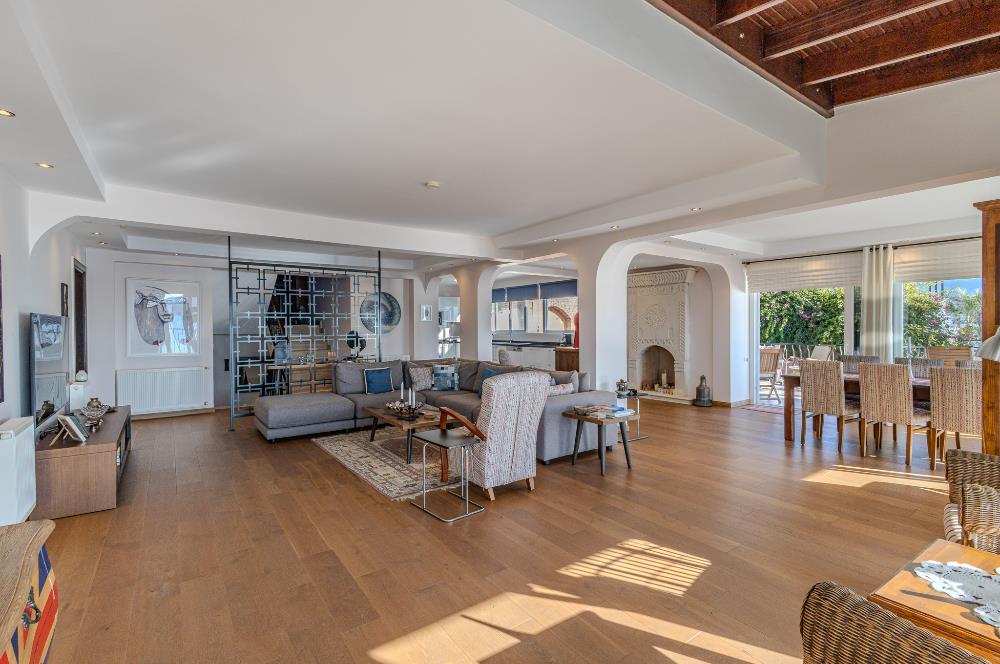 Yalıkavak'ta Deniz Manzaralı 6+2 Özel Havuzlu Villa