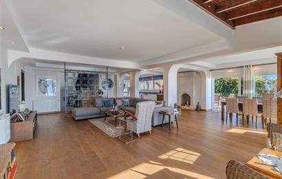 Yalıkavak'ta Deniz Manzaralı 6+2 Özel Havuzlu Villa