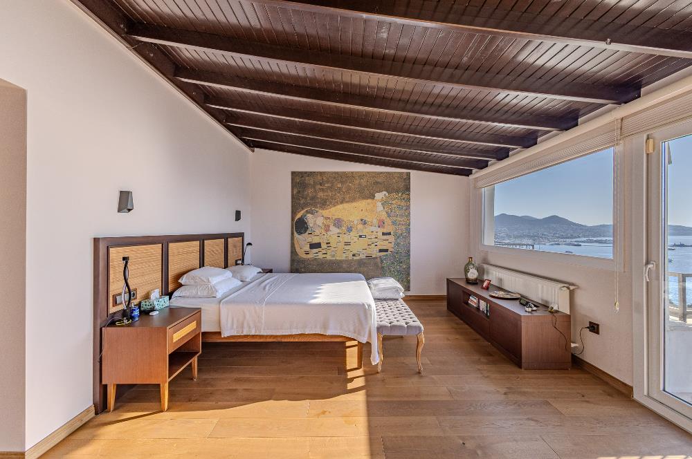 Yalıkavak'ta Deniz Manzaralı 6+2 Özel Havuzlu Villa