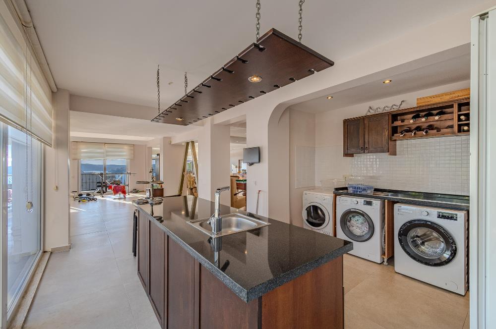 Yalıkavak'ta Deniz Manzaralı 6+2 Özel Havuzlu Villa