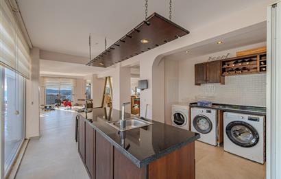 Yalıkavak'ta Deniz Manzaralı 6+2 Özel Havuzlu Villa
