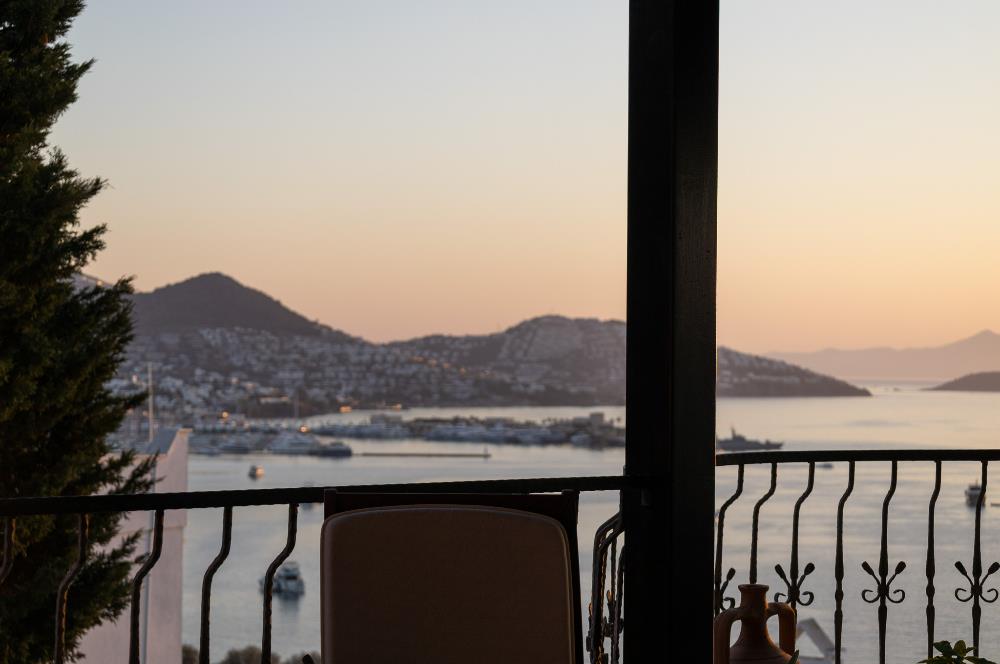 Yalıkavak'ta Deniz Manzaralı 6+2 Özel Havuzlu Villa