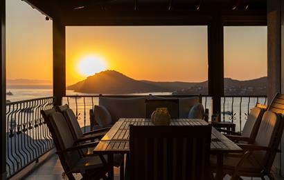 Yalıkavak'ta Deniz Manzaralı 6+2 Özel Havuzlu Villa