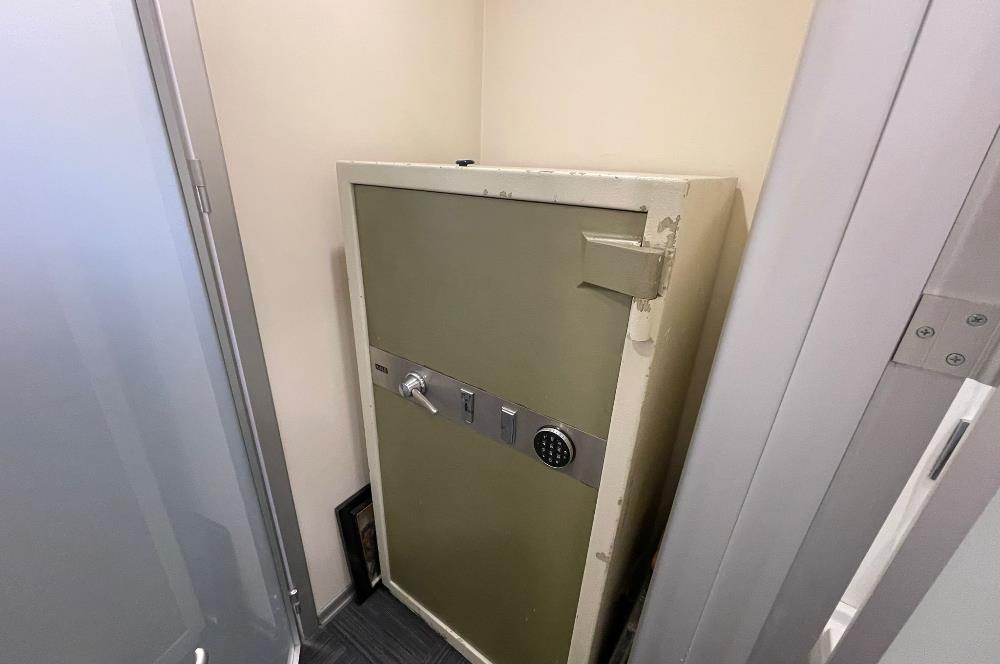 C21 BAL'DAN HALKALI'DA //CAPİTOL TOWER'DA SATILIK OFİS KATI
