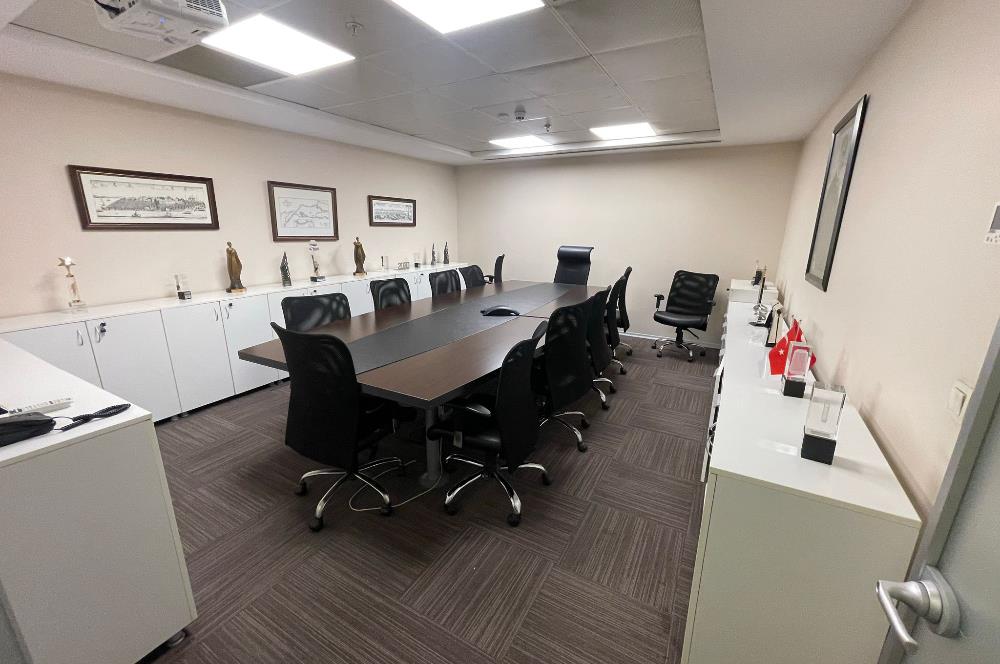C21 BAL'DAN HALKALI'DA //CAPİTOL TOWER'DA SATILIK OFİS KATI