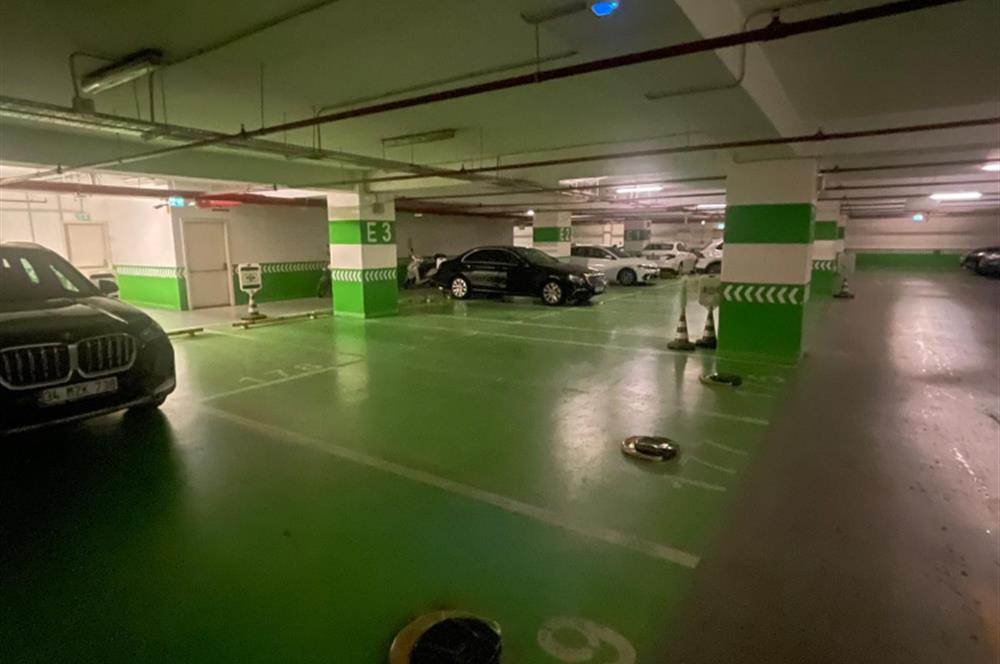 C21 BAL'DAN HALKALI'DA //CAPİTOL TOWER'DA SATILIK OFİS KATI