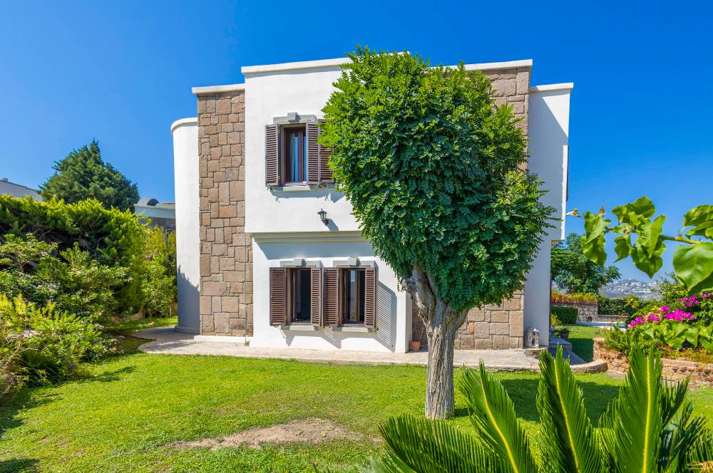 BİTEZ DORİA EVLERİN'DE SATILIK 3+1 HAVUZLU MÜSTAKİL VİLLA