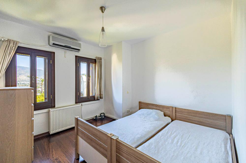 BİTEZ DORİA EVLERİN'DE SATILIK 3+1 HAVUZLU MÜSTAKİL VİLLA