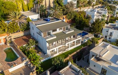 Yalıkavak'ta Deniz Manzaralı 6+2 Özel Havuzlu Villa