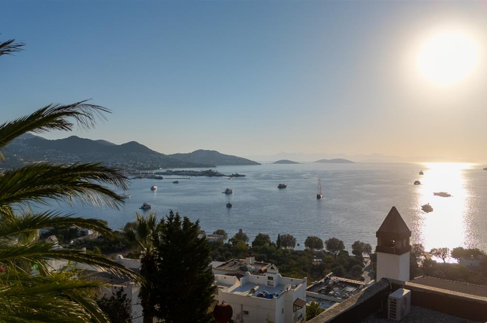 Yalıkavak'ta Deniz Manzaralı 6+2 Özel Havuzlu Villa