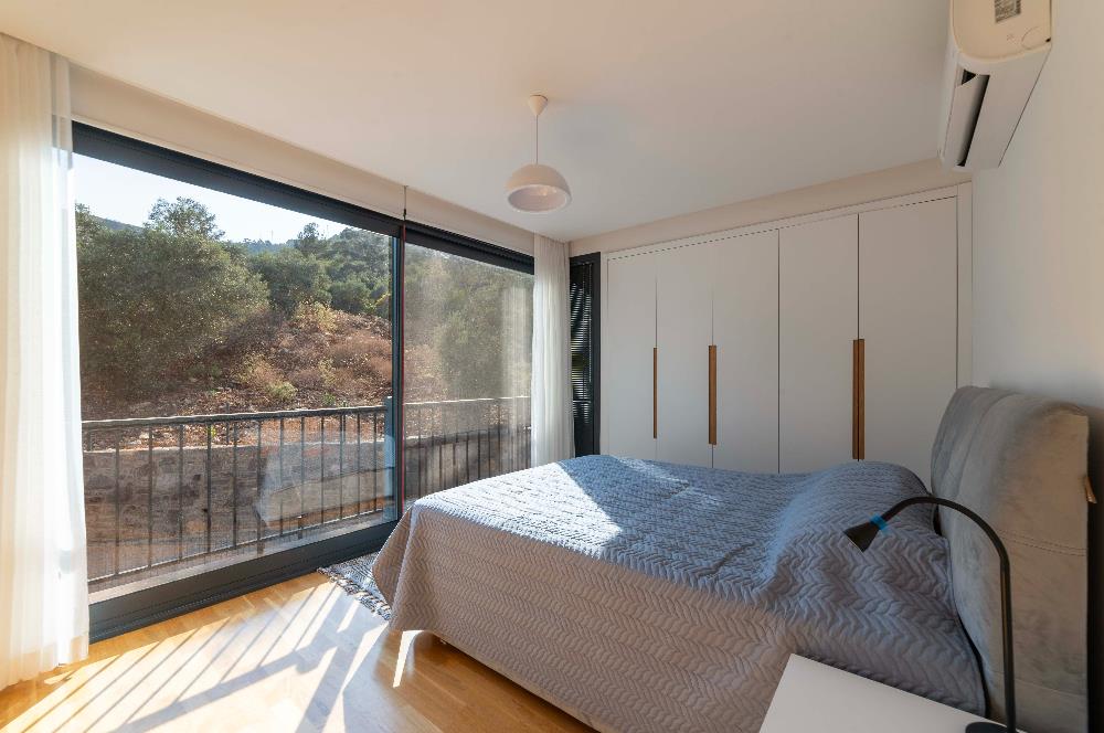 Bodrum Torba'da 695 m2 Arazi İçinde 134 m2 brüt Satılık Villa