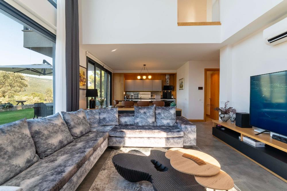 Bodrum Torba'da 695 m2 Arazi İçinde 134 m2 brüt Satılık Villa