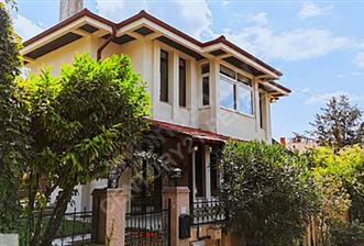 SİTE İÇİNDE BAHÇELİ HAVUZLU K.OTOPARKLI GÜVENLİKLİ VİLLA