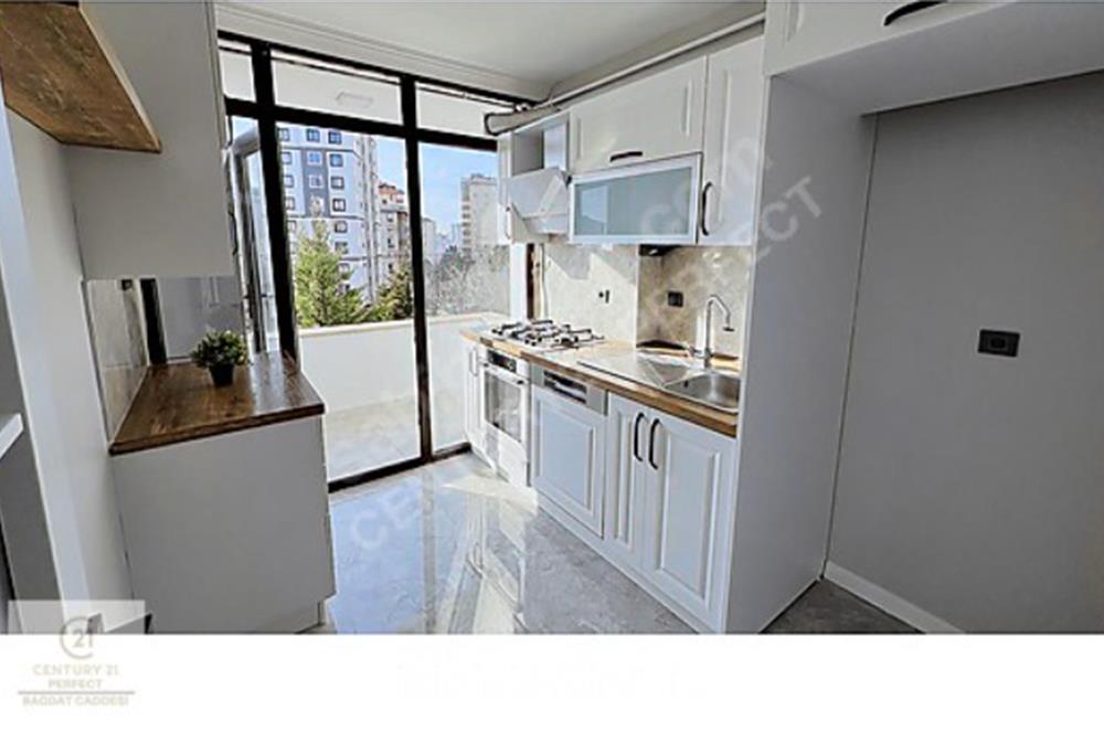 KARTAL YAKACIK HÜRRİYET 2+1 SATILIK DAİRE *DENİZ MANZARALI*