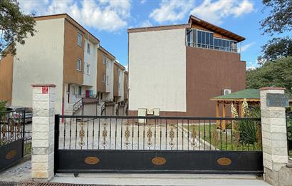 C21 BAL'DAN SUSURLUK'TA SİTE İÇİNDE,DOĞAYLA İÇ İÇE TRİBLEX VİLLA