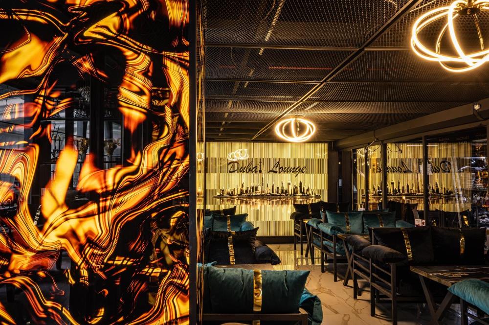 VENEZİA OUTLET AVM DE , İŞLEK ALANDA DEVREN KİRALIK CAFE
