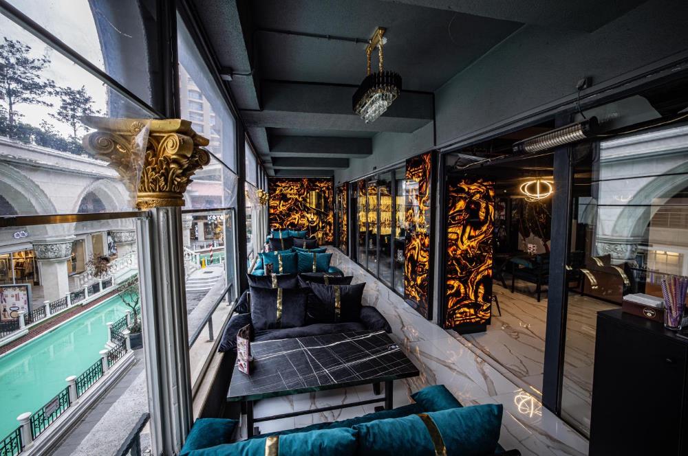 VENEZİA OUTLET AVM DE , İŞLEK ALANDA DEVREN KİRALIK CAFE
