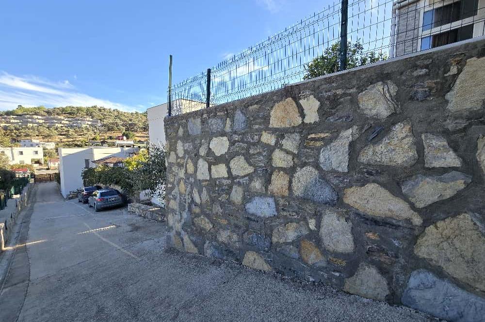 Bodrum Yalıçiftlik’te Site İçinde Eşyalı Bahçe Katı Kiralık Daire