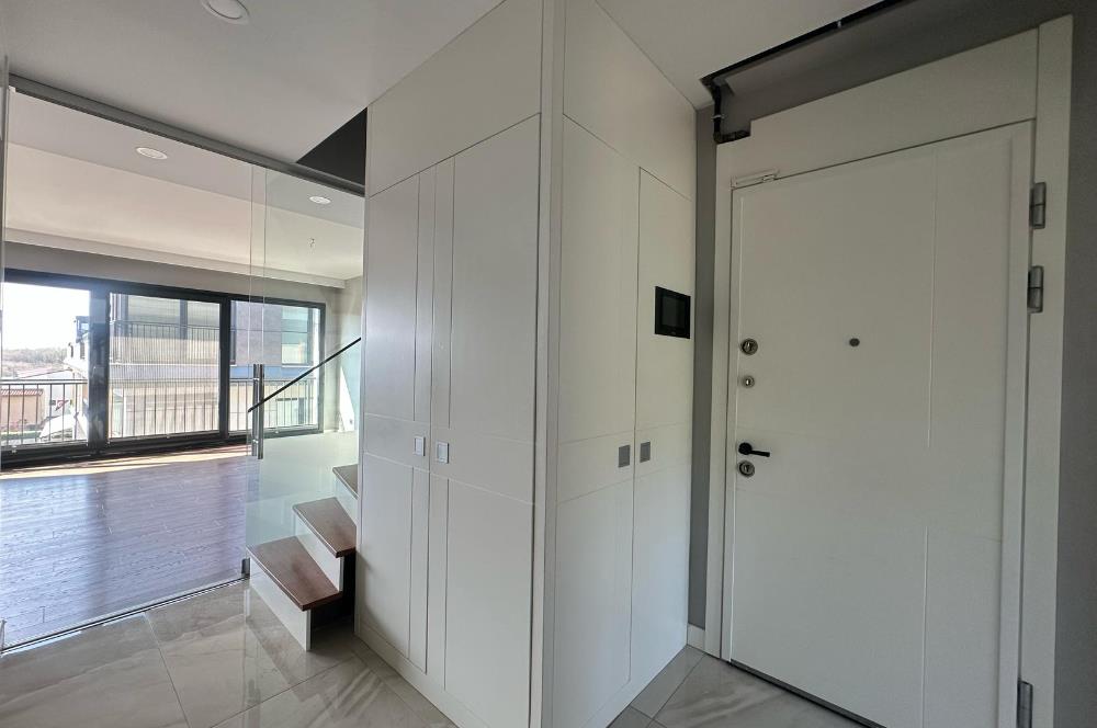 CENTURY21 GERÇEK'TEN KEMER ROOF 1'DE KEYİFLİ 3+1 ÇATI DUBLEKS