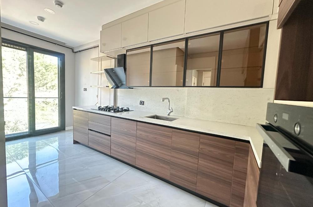 CENTURY21 GERÇEK'TEN KEMER ROOF 1'DE KEYİFLİ 3+1 ÇATI DUBLEKS