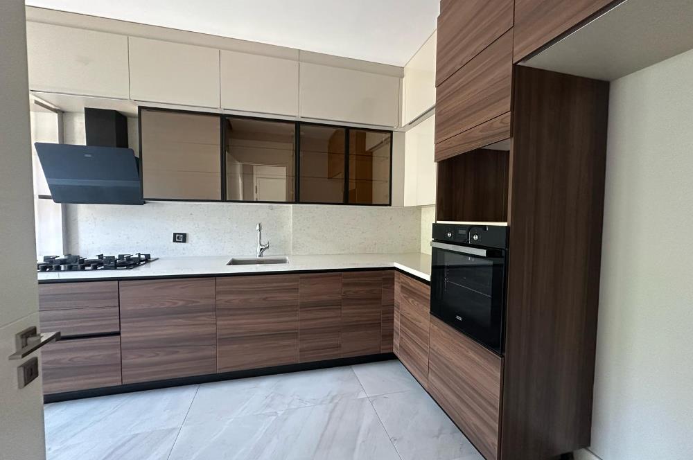 CENTURY21 GERÇEK'TEN KEMER ROOF 1'DE KEYİFLİ 3+1 ÇATI DUBLEKS