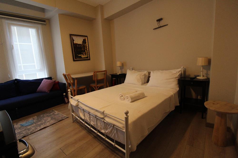 TARLABAŞI BULVARI ÜZERİNDE TAKSİME 3 DK YATIRIMLIK İKİ DAİRE