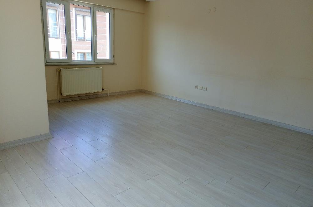 Kısıklı 2+1 satılık daire 