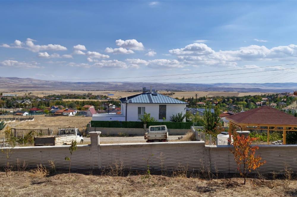 GÖLBAŞI GÖKÇEHÖYÜK’TE 500 M² ARSA ÜZERİNDE SATILIK MÜSTAKİL EV