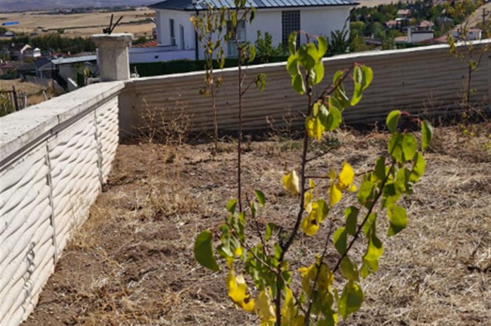 GÖLBAŞI GÖKÇEHÖYÜK’TE 500 M² ARSA ÜZERİNDE SATILIK MÜSTAKİL EV