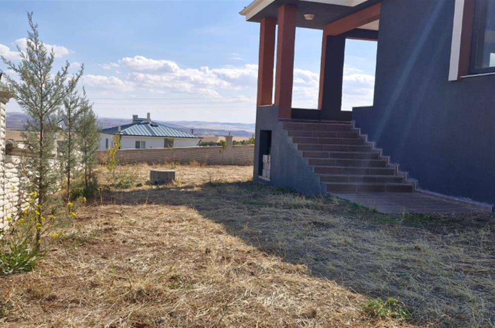GÖLBAŞI GÖKÇEHÖYÜK’TE 500 M² ARSA ÜZERİNDE SATILIK MÜSTAKİL EV