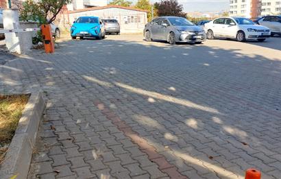 BAHÇELİEVLER METRO DURAĞININ KARŞISINDA 3+1 KİRALIK DAİRE 