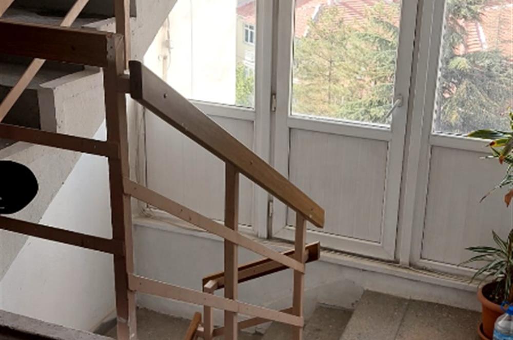 BAHÇELİEVLER METRO DURAĞININ KARŞISINDA 3+1 KİRALIK DAİRE 