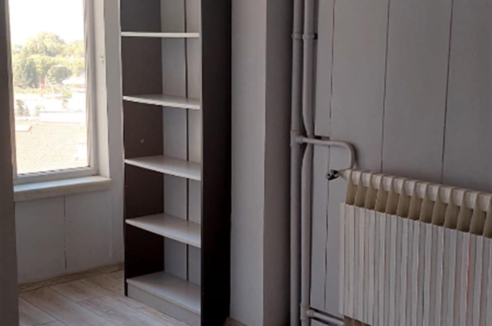 BAHÇELİEVLER METRO DURAĞININ KARŞISINDA 3+1 KİRALIK DAİRE 