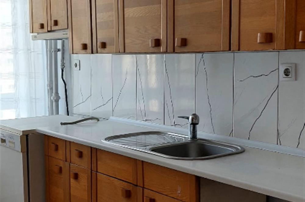 BAHÇELİEVLER METRO DURAĞININ KARŞISINDA 3+1 KİRALIK DAİRE 