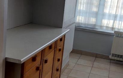 BAHÇELİEVLER METRO DURAĞININ KARŞISINDA 3+1 KİRALIK DAİRE 