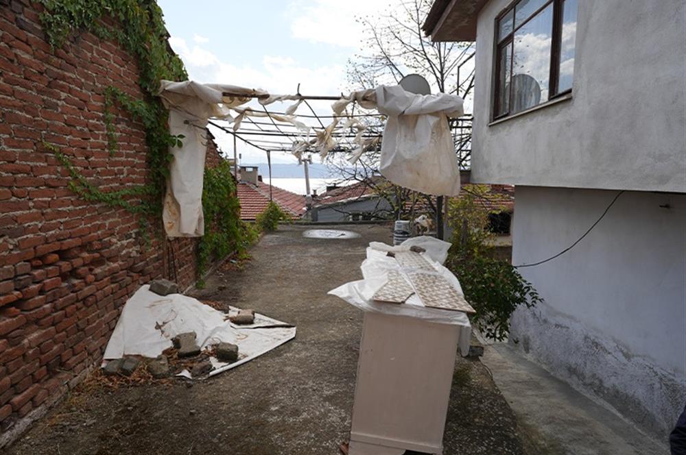 Gemlik B.kumla Mah. Köy İçinde Satılık Müstakil Ev Bahçeli Deniz