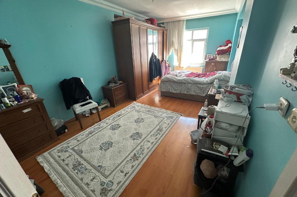 ÇEKMEKÖY HAMİDİYE MAH.6+2 GENİŞ KULLANIMLI ÜST DUBLEKS SATILIK
