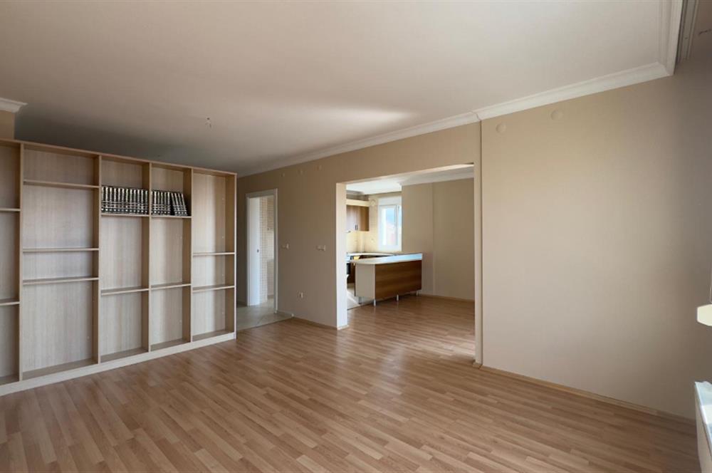 Yüksek Vadi Evleri'nde Doğa ve Deniz Manzaralı 3+1 Kiralık Daire