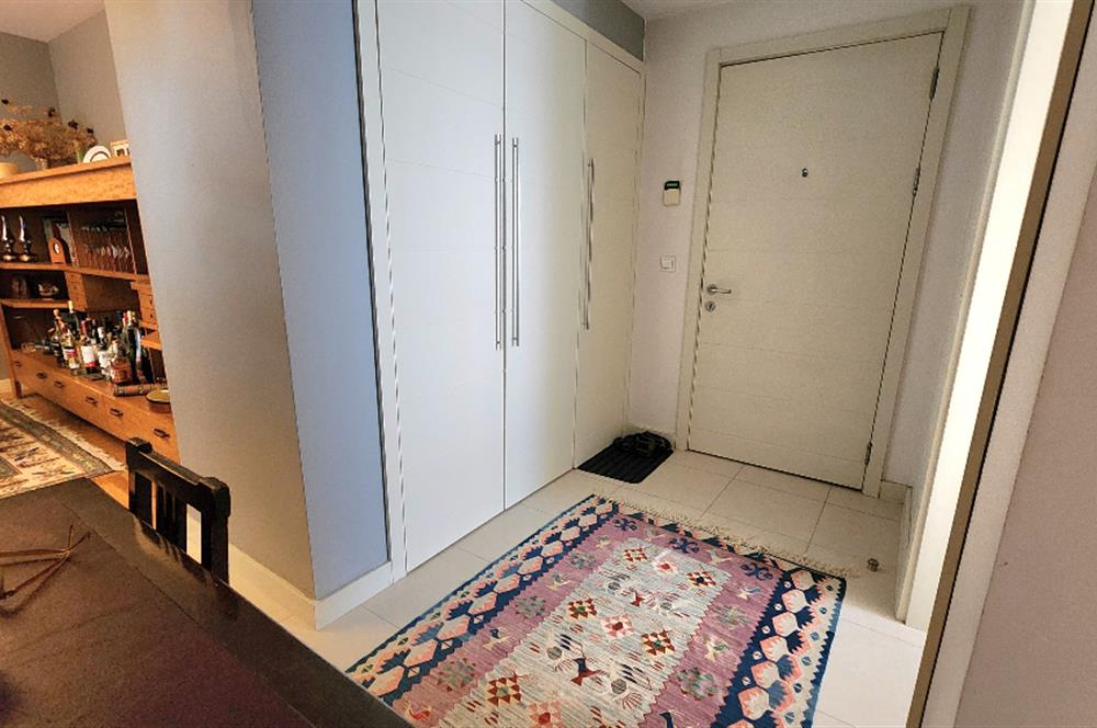 C21 DEN İSTANBUL BİS SİTESİ'NDE SATILIK HAVUZ CEPHELİ 2+1 DAİRE