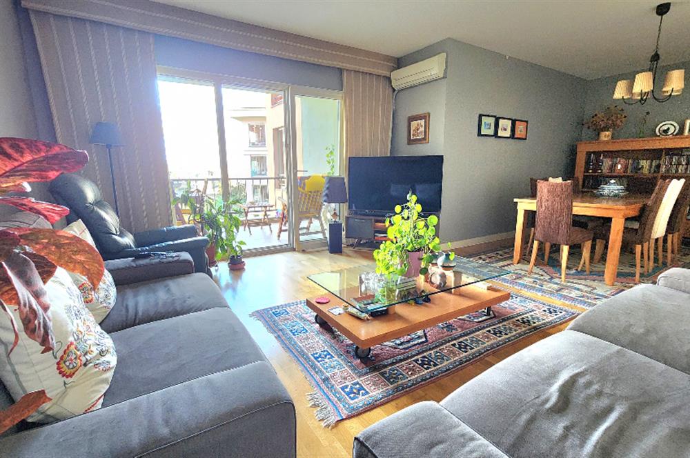 C21 DEN İSTANBUL BİS SİTESİ'NDE SATILIK HAVUZ CEPHELİ 2+1 DAİRE