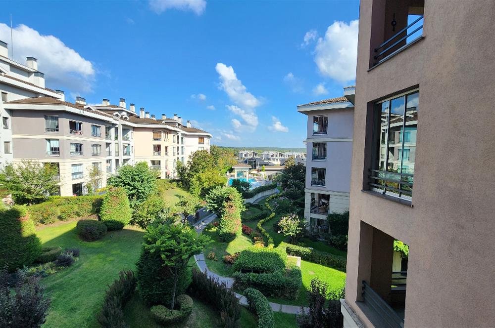 C21 DEN İSTANBUL BİS SİTESİ'NDE SATILIK HAVUZ CEPHELİ 2+1 DAİRE