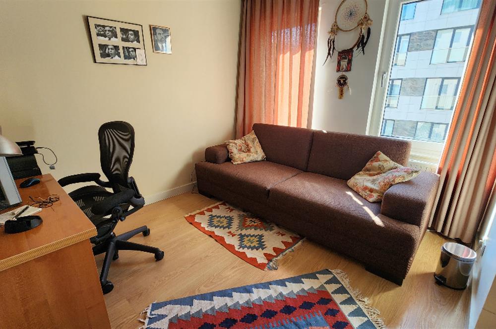 C21 DEN İSTANBUL BİS SİTESİ'NDE SATILIK HAVUZ CEPHELİ 2+1 DAİRE